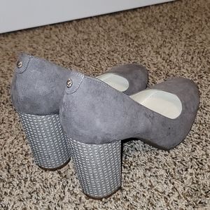Anne Klein gray block heels